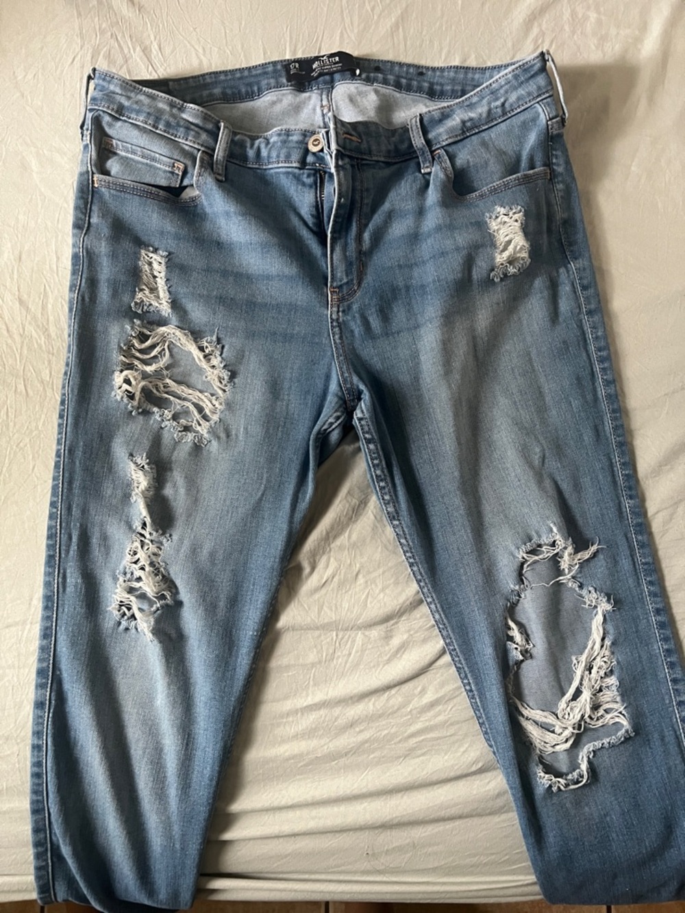 Hollister Distressed Light Blue Women’s Jeans